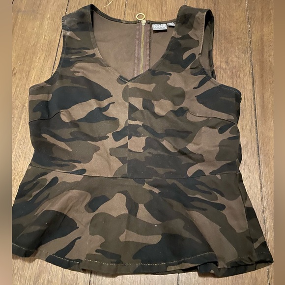 Soho two piece skirt set - Picture 3 of 9